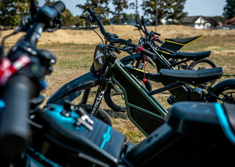 [FOTO/VIDEO] Električni motocikli i kod nas: Bili smo na premijeri električnih enduro/cross motora Kuberg