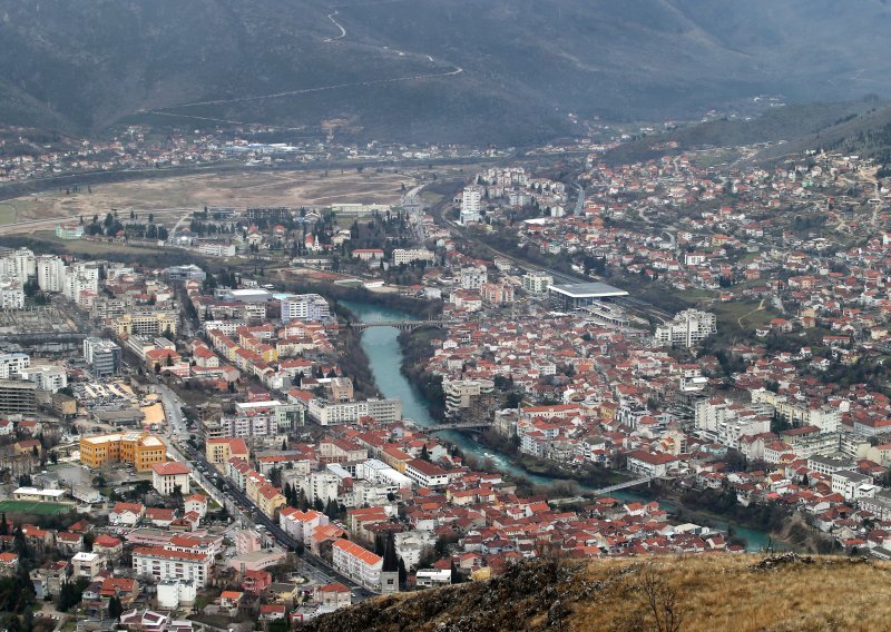 Mostar: Sud potvrdio optužnicu za policajce koji su pretukli hrvatskog mladića