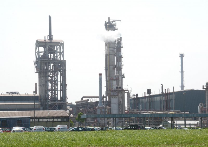 Saniran kvar na Petrokemijinim postrojenjima, ali pogoni ostaju ugašeni zbog visoke cijene plina