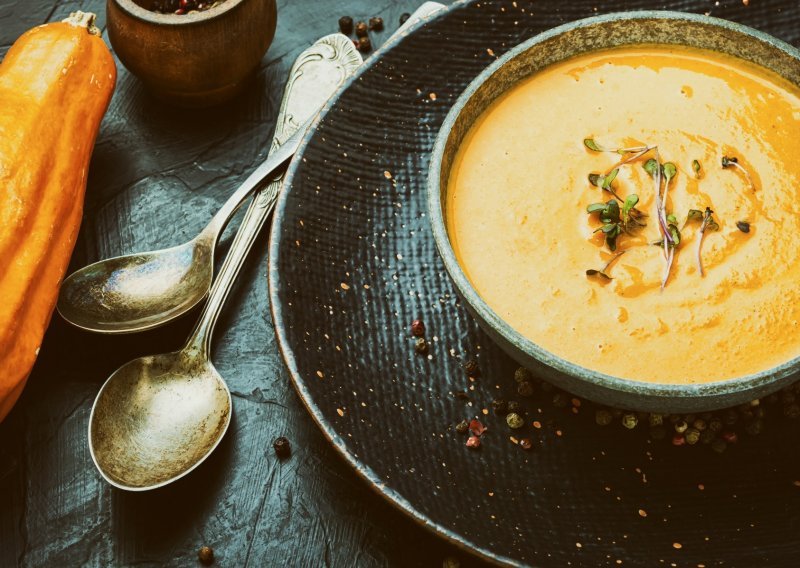 Savršen jesenski recept: Topla, mirisna i tako ukusna juha od bundeve jelo je kojem ćete se veseliti