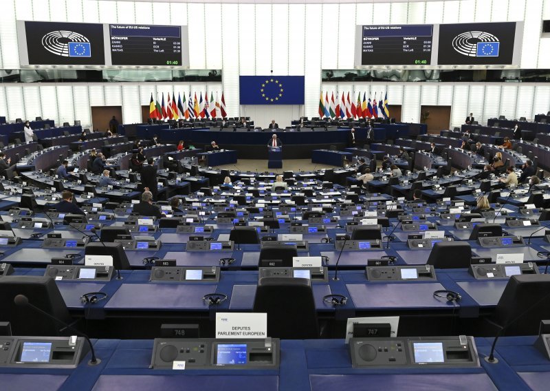 Europski parlament: SAD i dalje najvažniji partner, no treba graditi autonomiju