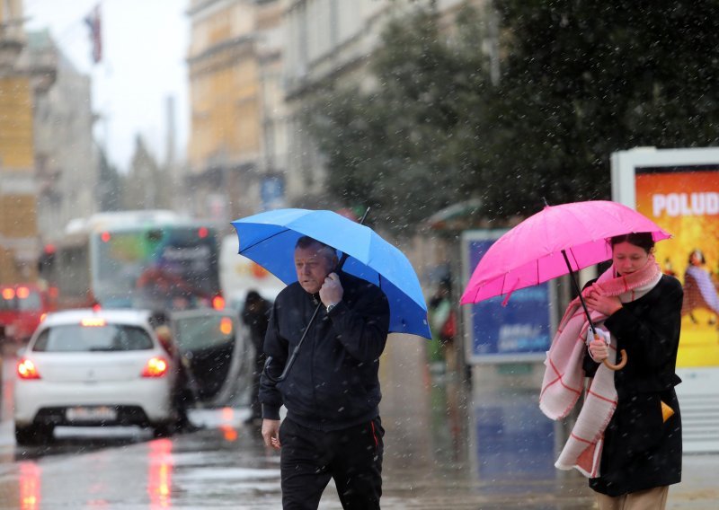 DHMZ objavio upozorenje: Moguće grmljavinsko nevrijeme, tuča, bujice, poplave...