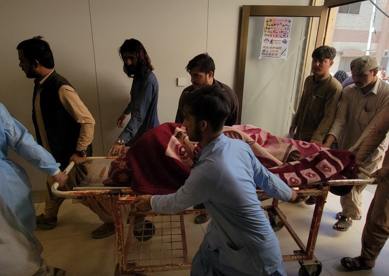 [VIDEO] Najmanje 20 poginulih u potresu jačine 5,7 na jugu Pakistana