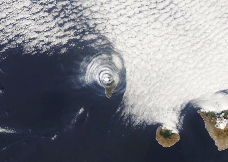 [FOTO] NASA objašnjava toplinski udar kao malo koji drugi: Silovita erupcija vulkana na La Palmi napravila je valove u oblacima