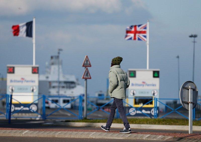 Organizacije za ljudska prava tvrde da su na sjeveru Francuske protjerivanja i maltretiranje migranata redovita pojava