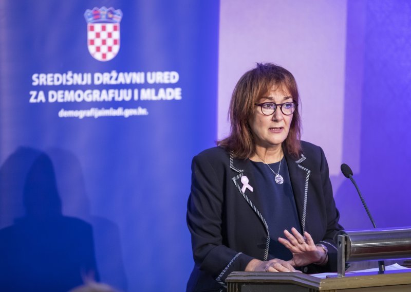 Konferencija o demografiji u Zagrebu, stigla i Dubravka Šuica. Izaslanik premijera: Dnevno umre oko 150 ljudi, dok ih se rodi oko 100