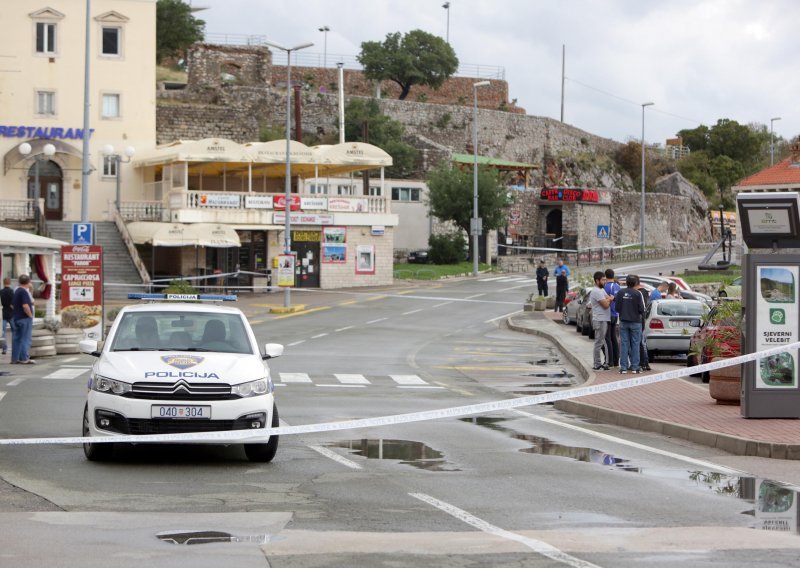 Pijan, bez položenog vozačkog ispita i s bombom ispod sjedala vozio neregistrirani skuter