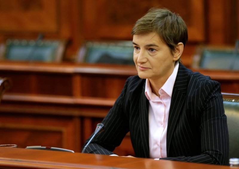 Brnabić objavila: Srbija konačno uvodi covid propusnice u ugostiteljskim objektima i to u subotu od 22 sata