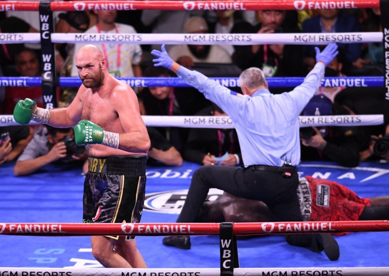 [FOTO] Dominantni Tyson Fury brutalno nokautirao Deontayja Wildera te je ostao boksački kralj u teškoj kategoriji
