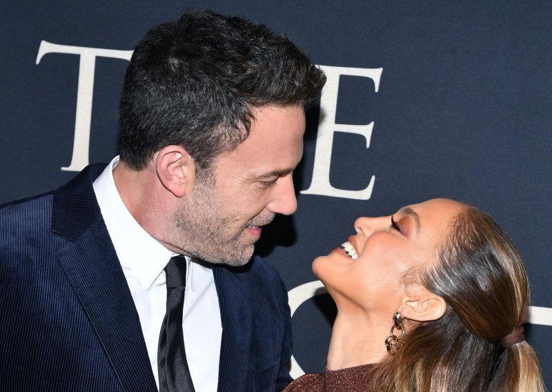 Jennifer Lopez i Ben Affleck ne kriju zaljubljenost, a pali su i poljupci i crvenom tepihu