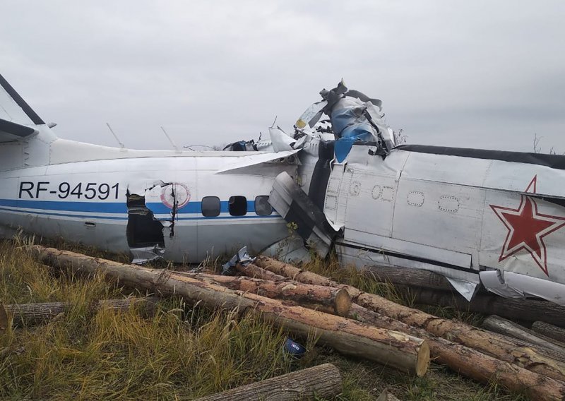 Srušio se avion u Rusiji, poginulo 16 osoba