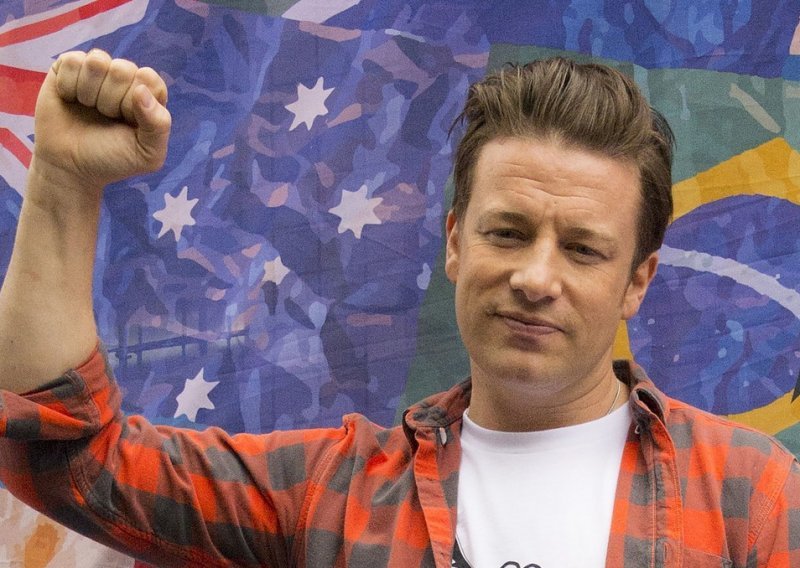 Goli kuhar Jamie Oliver otkrio da je smršavio 12 kg bez gladovanja, a evo što je bilo presudno za topljenje kilograma