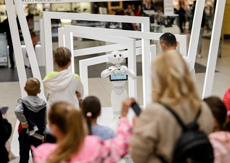 Upoznajte Pepper - prvog humanoidnog robota u shopping centru