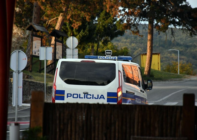 Kod Gračaca poginuo njemački motociklist, kod Obrovca traktorist