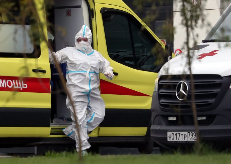 Crni rekord u Rusiji: Gotovo tisuću preminulih u 24 sata, Kremlj uputio apel građanima