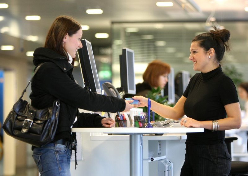 Banke potiho dižu naknade, pročešljali smo sedam najvećih i provjerili koliko ih zapravo plaćate