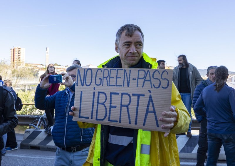 [VIDEO] U Italiji prosvjedi zbog stupanja na snagu 'zelene putovnice' za zaposlenike