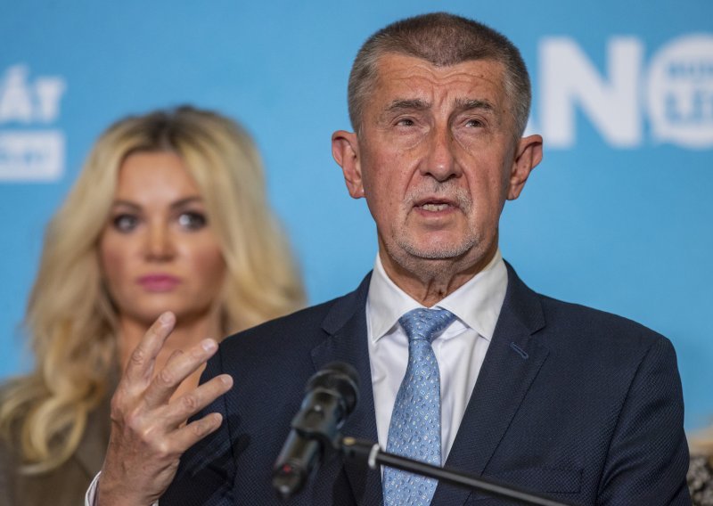 Češke stranke potpisale koalicijski sporazum o vladi desnog centra