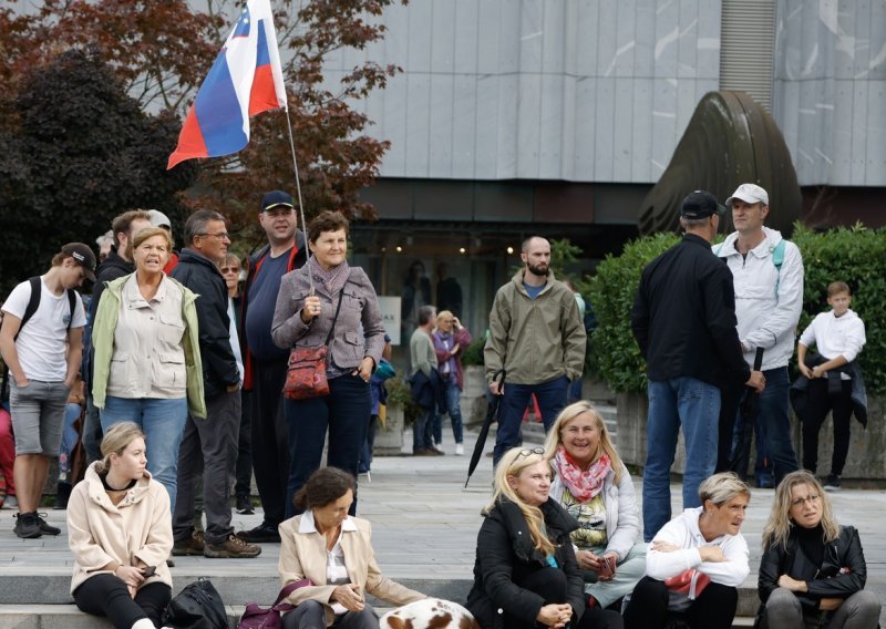 U Sloveniji 1437 novozaraženih, svaki četvrti test pozitivan