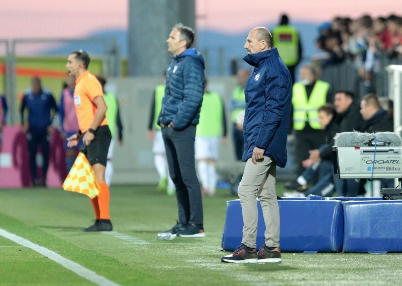 [VIDEO/FOTO] Trener Rijeke razočaran ishodom derbija: Dinamo nam iz igre nije zadavao nikakvih problema, ali ta dva 11-erca... Damir Krznar: Petković se žali da ne čuje na jedno uho