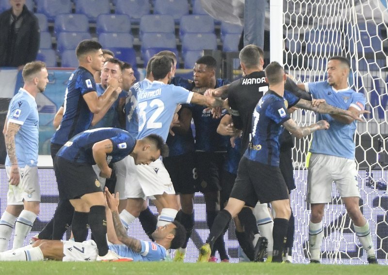 [FOTO] Milanski Inter poveo pogotkom Ivana Perišića, ali upisao prvi poraz u Serie A ove sezone; Lazio preokrenuo za pobjedu 3:1