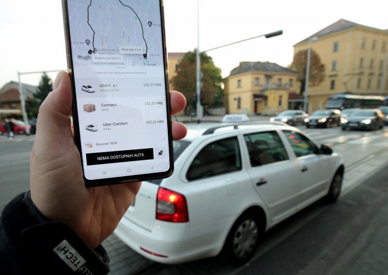 [FOTO] Vozači Ubera u štrajku: 'Novac za plaće je sjeo, ali ne želimo više komunicirati samo preko aplikacije'