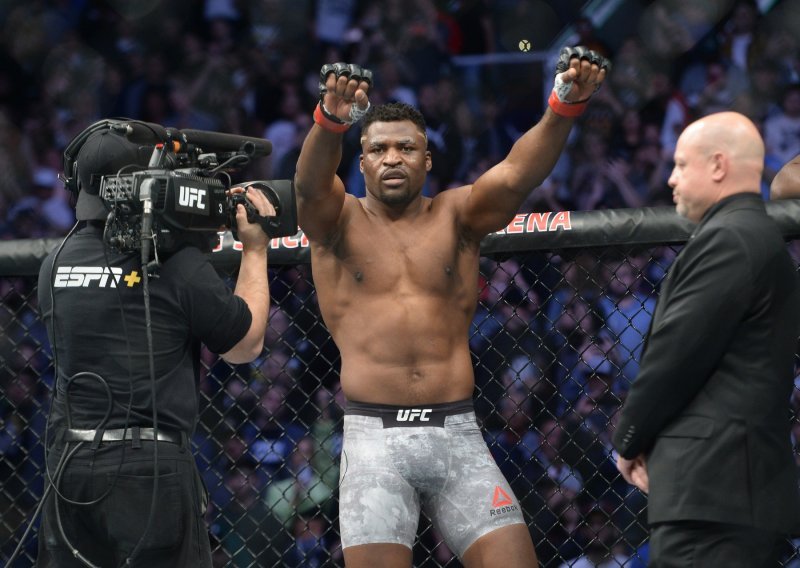 Francis Ngannou komentirao svoj meč za prvaka, ali se dotakao i borbe koju su svi priželjkivali, ali koja se možda nikad ne dogodi