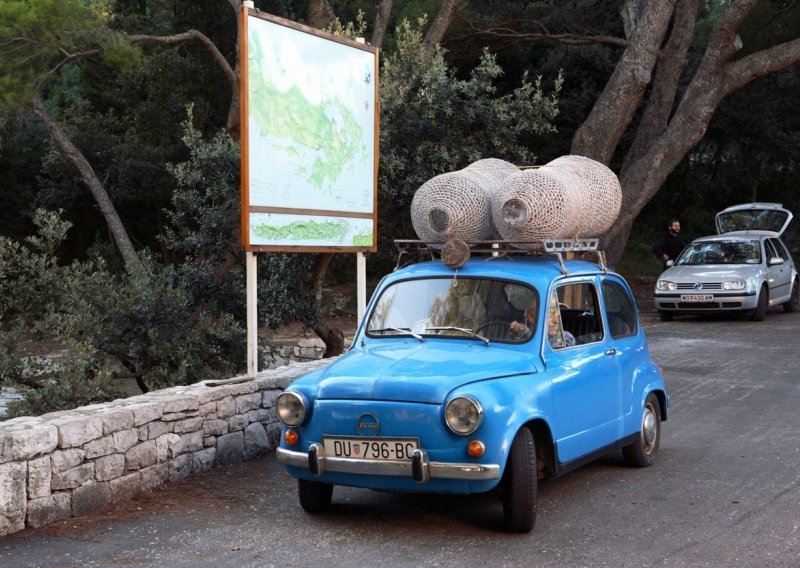 [FOTO] Zastavin Fićo slavi 66. rođendan: Nekoć je bio treći najprodavaniji automobil u Europi