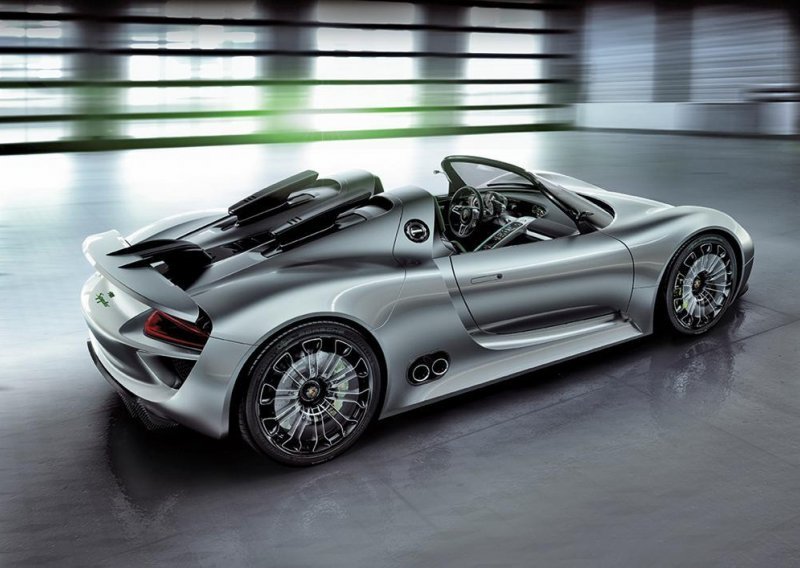 Porsche prikupio čak 900 kupaca za 918 Spyder