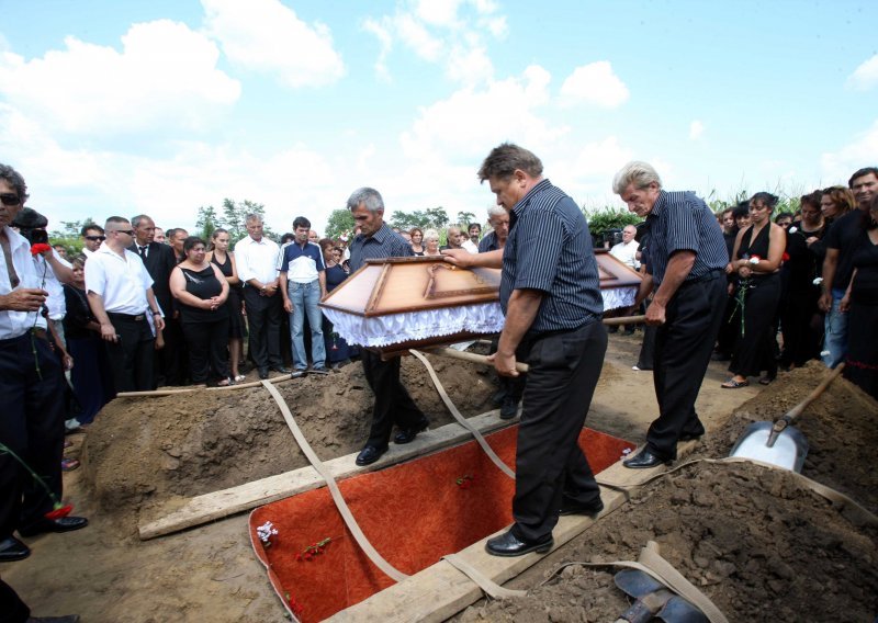 Doživotne kazne Mađarima za ubojstva Roma