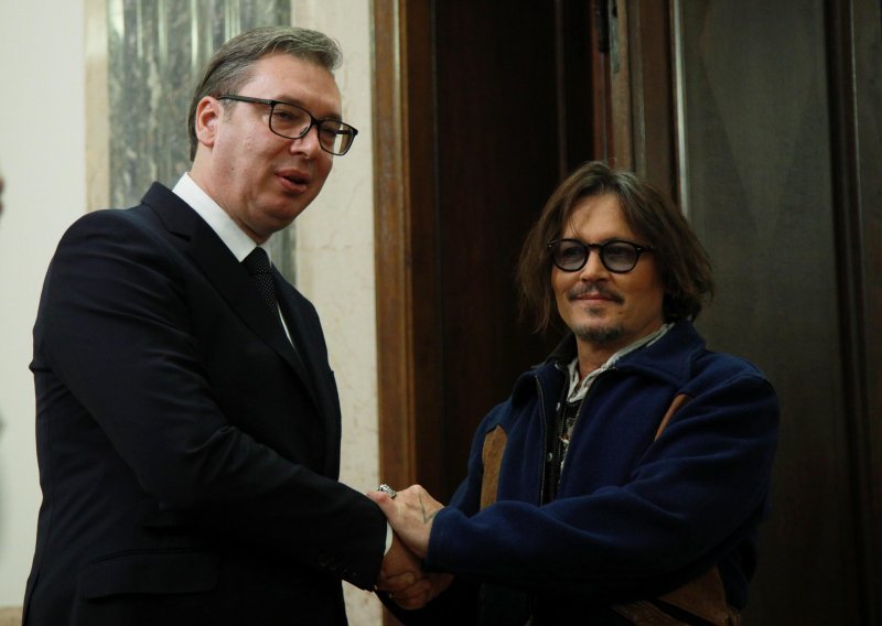 Aleksandar Vučić ugostio Johnnyja Deppa i otkrio kakav je poklon dobio od holivudske zvijezde