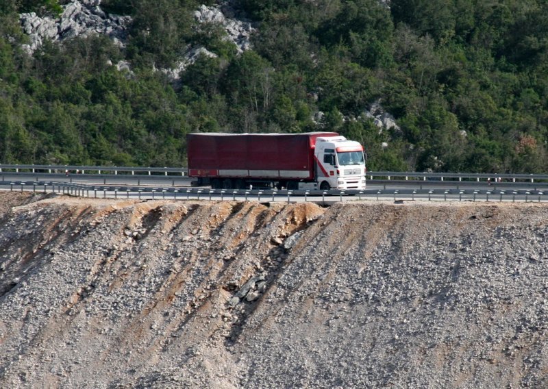 Autocesti kroz Dalmaciju prijeti urušavanje!