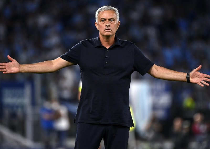 Jose Mourinho doživio katastrofu karijere; njegova momčad po prvi puta je primila šest golova i to od na papiru puno slabijeg suparnika