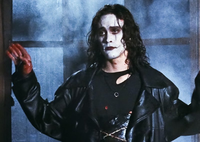 U sličnoj nesreći na setu filma 'Vrana' prije 28 godina život je izgubio Brandon Lee, sin Brucea Leeja; evo što o novoj tragediji koja je potresla Hollywood kaže njegova obitelj