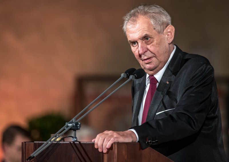 Zdravlje češkog predsjednika Zemana malo poboljšano, čeka se odluka parlamenta o nesposobnosti za obavljanje dužnosti
