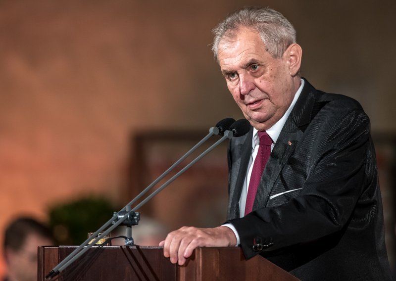 Češki predsjednik Zeman opet završio u bolnici, ovaj put nakon pozitivnog testa na koronavirus