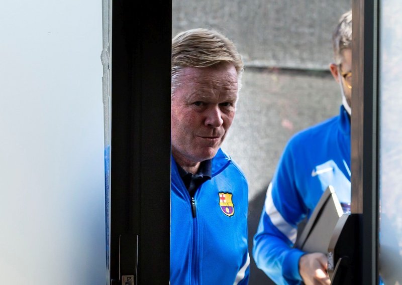 Ronald Koeman krenuo je sa stadiona nakon poraza od Reala, a onda su mu navijači priredili kaos; Barcelona se odmah oglasila priopćenjem