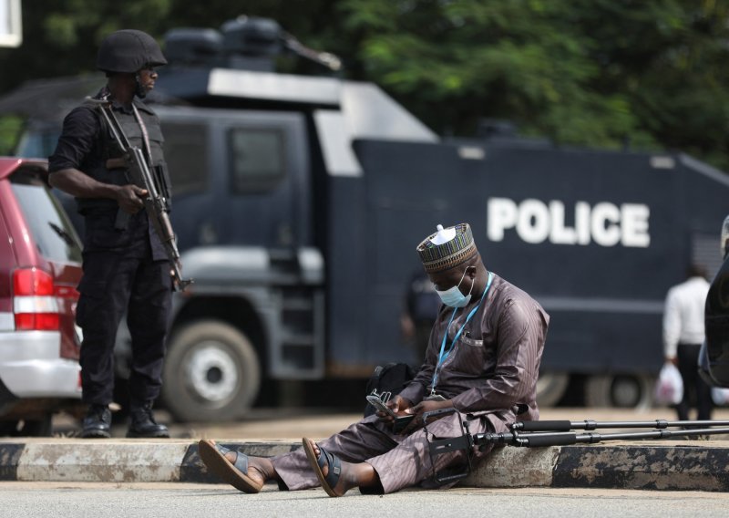 Napadači na motociklima ubili 18 osoba u džamiji u Nigeriji
