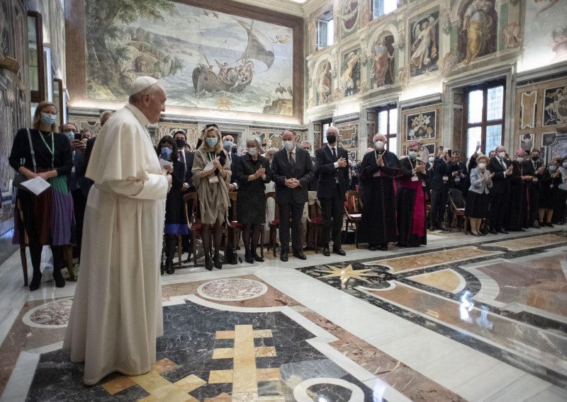 Biden se u petak sastaje s papom Franjom u Vatikanu