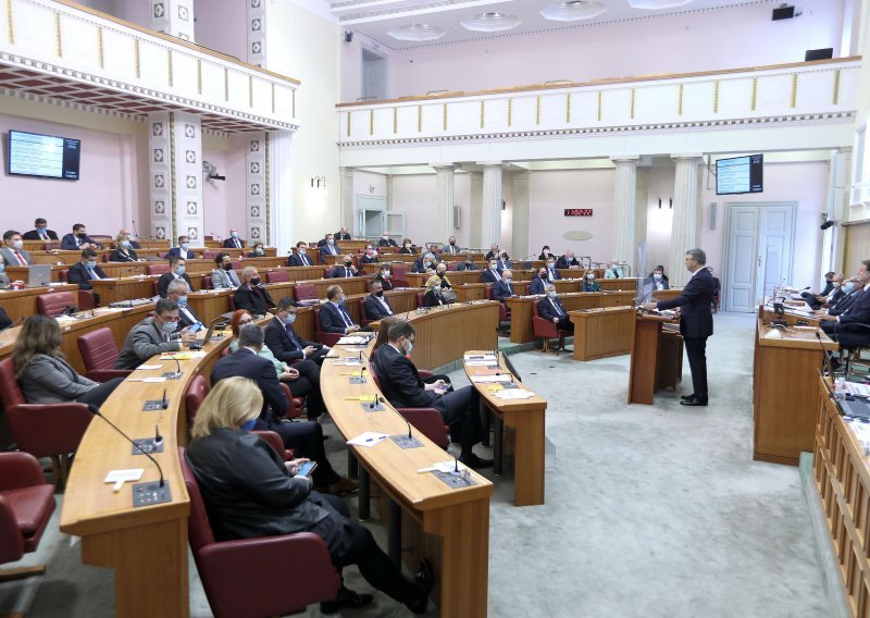 Poslodavac koji s radnikom ne ugovori plaću u bruto iznosu bit će kažnjen iznosom od 60 tisuća do 100 tisuća kuna