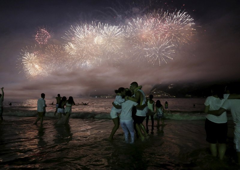 Dva milijuna ljudi ostavilo 315 tona smeća