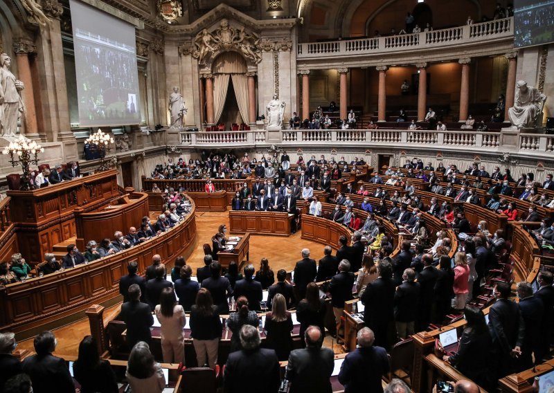 Portugal: Odbijen proračun socijalističke vlade, izbori na pomolu