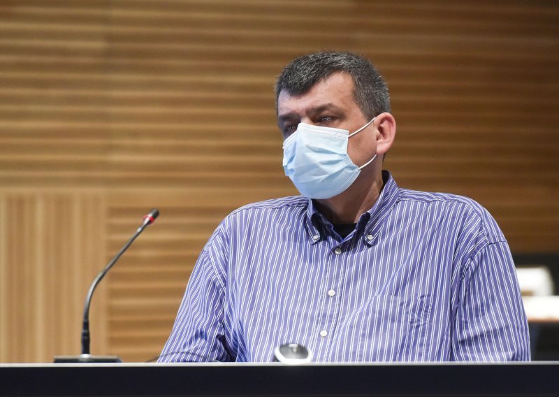 Epidemiolog Kaić objasnio: Nosim masku kako bih smanjio rizik da nekoga zarazim i baš me briga što netko kaže da se ne treba nositi