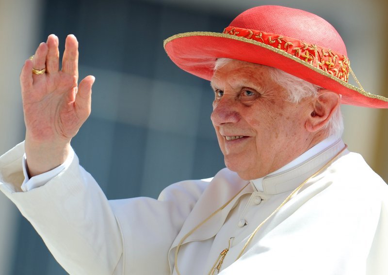Papa Emeritus Benedikt XVI. primio treću dozu cjepiva protiv covida-19