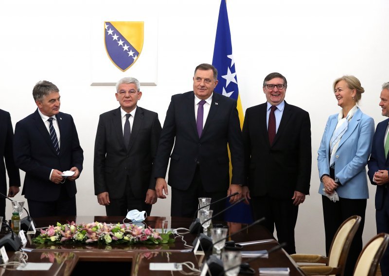 Pregovori oko izbornog zakona u BiH nisu rezultirali dogovorom, ali su stajališta približena