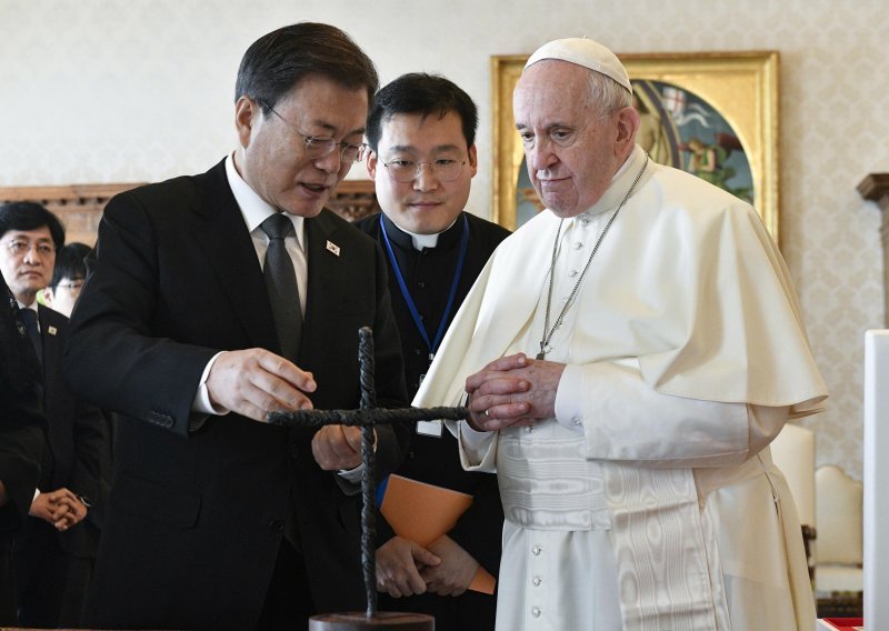 Južnokorejski predsjednik pozvao Papu da posjeti Sjevernu Koreju