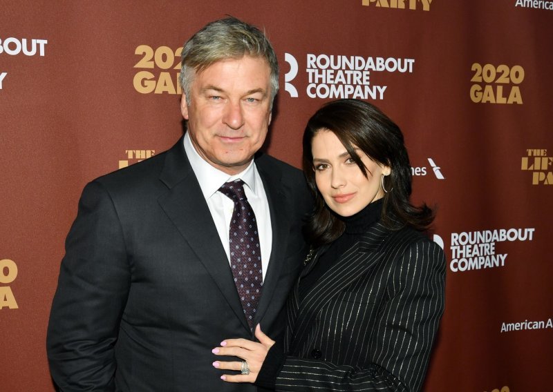 Alec Baldwin javno poručio supruzi da mu je ona dala razlog za živjeti nakon tragedije na filmskom setu