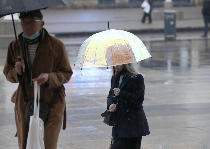 Vrijeme u srijedu: Oblaci, kiša, a na Jadranu i grmljavina