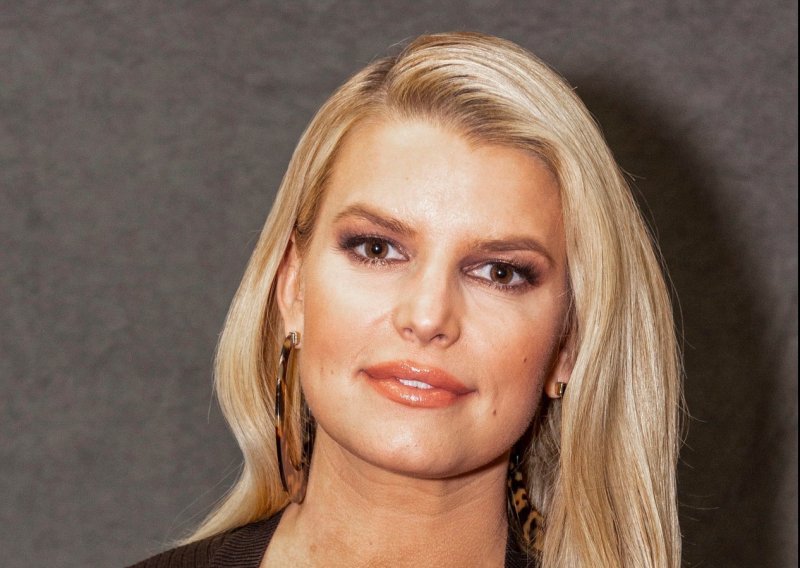 Ovako je izgledala u svojim najgorim trenucima: Jessica Simpson sve je šokirala fotografijom na kojoj je neprepoznatljiva