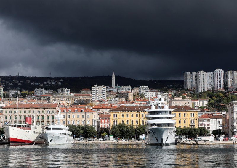 Pljuskovi s grmljavinom na Jadranu, a najviše bi kiše moglo biti - na otocima